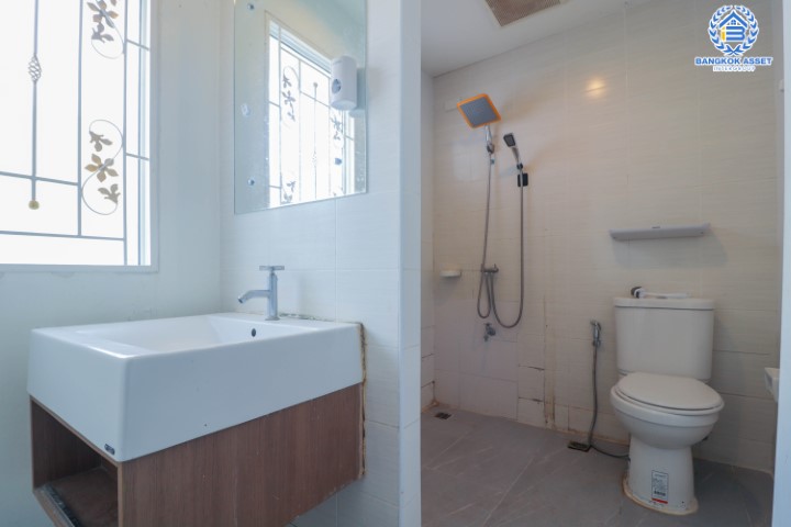 *****ทาวน์เฮ้าส์มือสองย่านนนทบุรี ม.พฤกษาวิลล์28 วงแหวน-รัตนาธิเบศร์ #หลังมุม เนื้อที่เยอะเกือบเท่าบ้านแฝดถึง 34.7 ตร.ว. ฟังก์ชัน 3 ห้องนอน 2 ห้องน้ำ 1 ที่จอดรถ ต่อเติมห้องอเนประสงค์, ครัว และหลังคาโรงรถเรียบร้อยแล้ว บนทำเลเยี่ยมเพียง 8 นาทีก็ถึงรถไฟฟ้าสายสีม่วง "สถานีตลาดบางใหญ่"